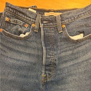 Levi's Women's Straight Leg ribcage high wsist Jeans in Classic Blue